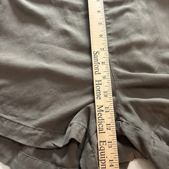 Old Navy Olive Green High Rise Plays Shorts Pockets Elastic Waist SzXL Viscose - Picture 5 of 8